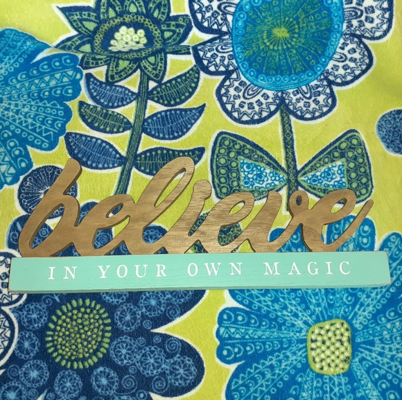 Decorative Wood Sign Believe In Your Own Magic - Picture 3 of 8